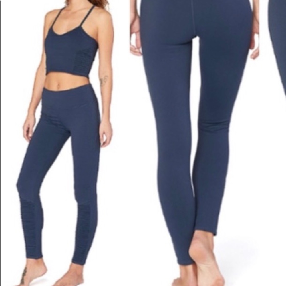 Blue leggings (doesn’t include crop)